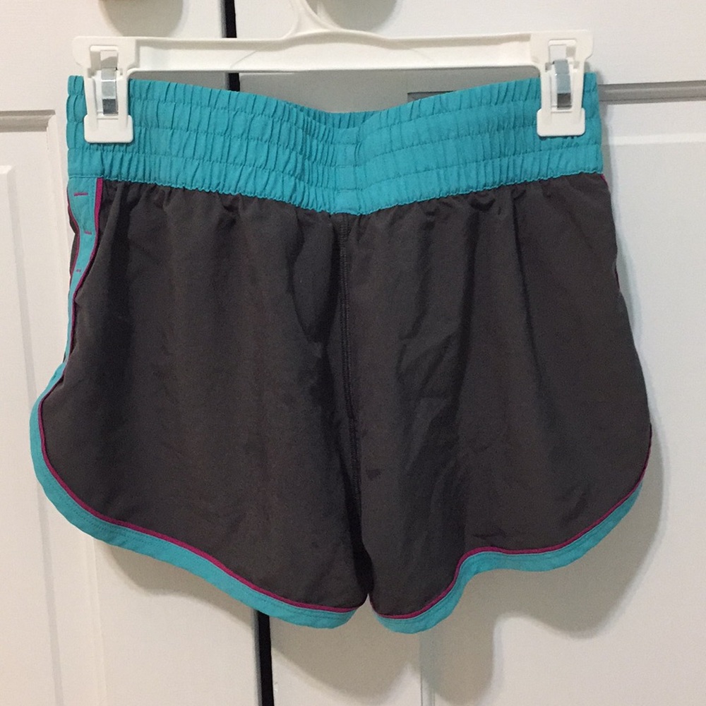 Under Armour Running Shorts - Picture 2 of 2